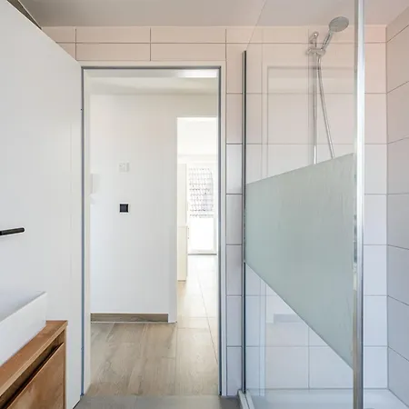 Apartment In't Doerp 2, Super Zentral Gelegen, Mit Balkon Und Parkplatz Greetsiel