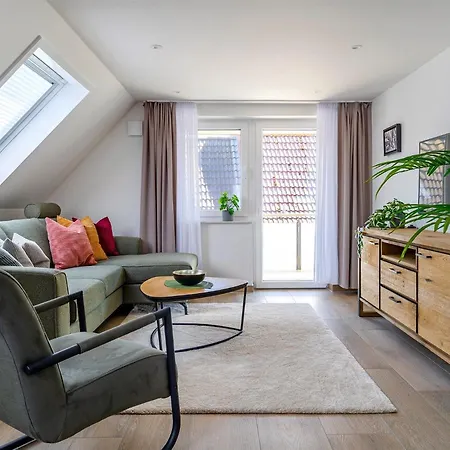 Apartment In't Doerp 2, Super Zentral Gelegen, Mit Balkon Und Parkplatz Greetsiel
